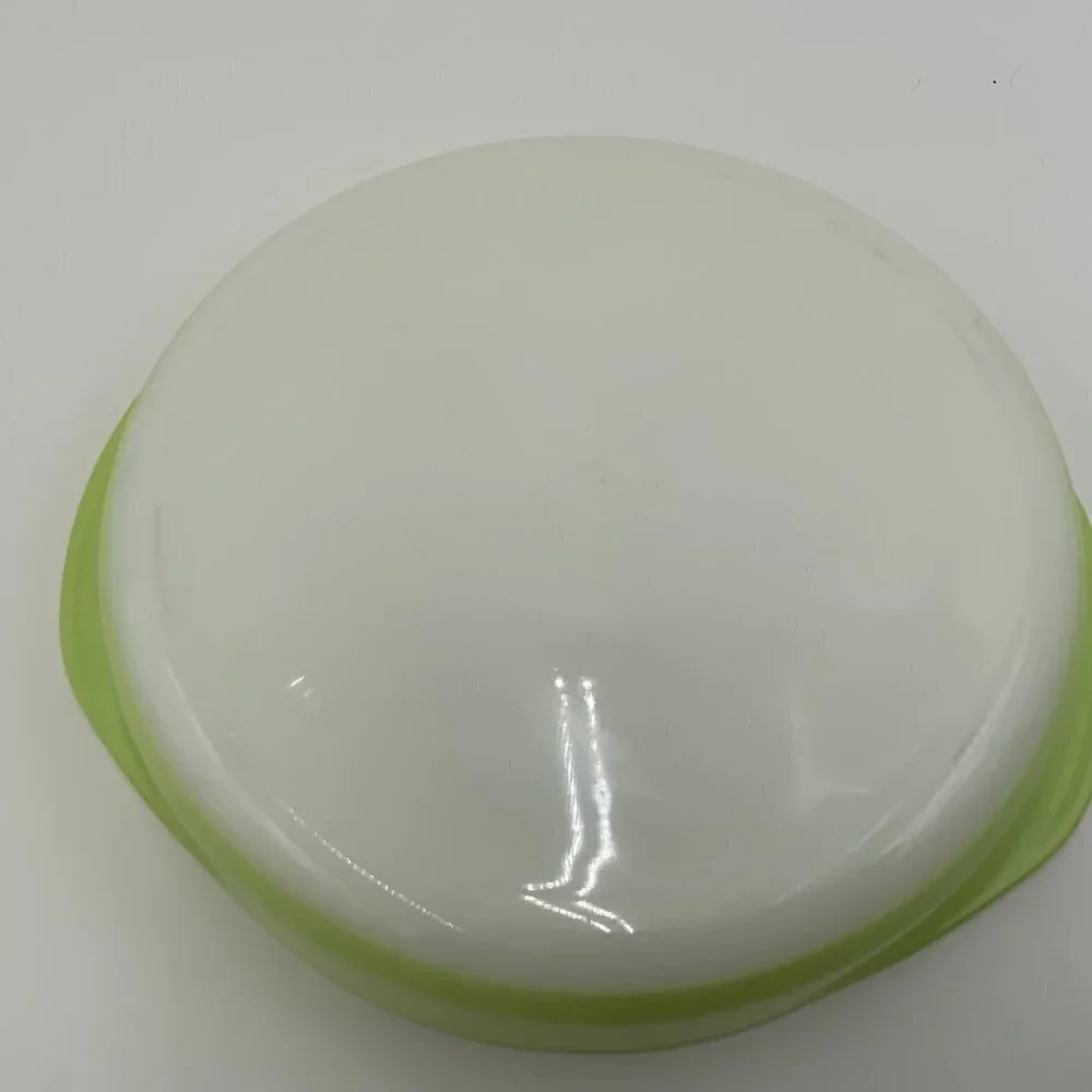 Vintage Pyrex Chartreuse 8